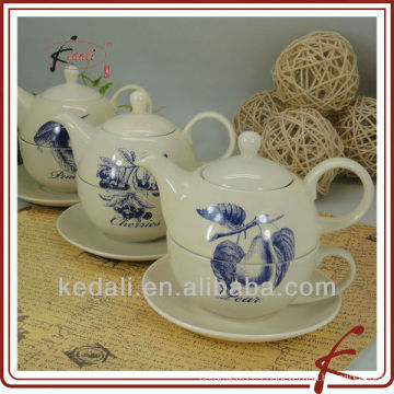 Pote de té de cerámica y diseño de frutas